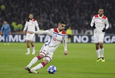 享有自由发 享有自由发